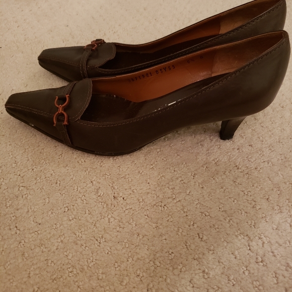 Ferragamo heels - Picture 2 of 2